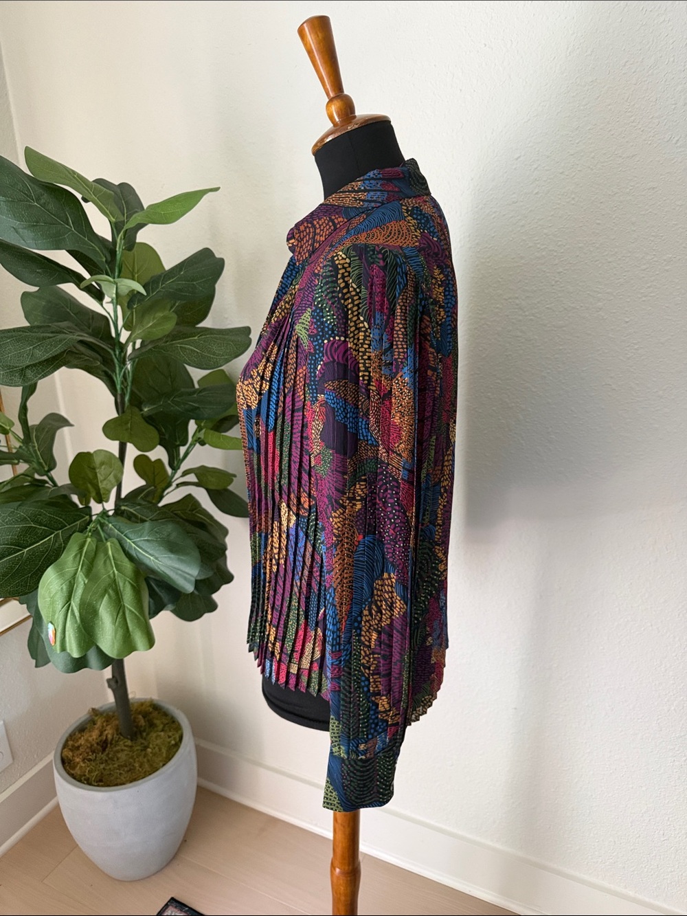 FARM Rio Pleated Blouse - Picture 5 of 6